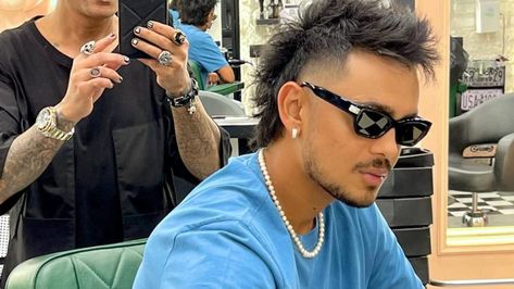 Ishan Kishan is a famous cricketer in India. With his new hairstyle, the player is winning hearts. He shared the pictures on his social media handle. Check it out below. Ishan Kishan Hairstyle, Ishan Kishan, New Hairstyle, Latest Instagram, Artistic Hair, Stylish Hair, Blue T, New Delhi, Blue Tshirt