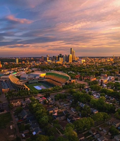 During the summer Edmonton can have up to 17 hours of daylight so don't forget to wear your sunglasses Edmonton Canada Aesthetic, Edmonton Aesthetic, About Canada, Random Aesthetics, French Empire, Dream Places, Beautiful Picture, 2025 Vision, Newfoundland