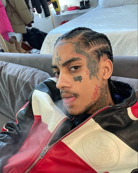 Black Men Face Tattoos, Men With Face Tattoos, Waves Hairstyle Men, Face Tats, Tatted Men, Gender Fluid Fashion, Fashionable Men, Funny Feeling, Cute White Guys