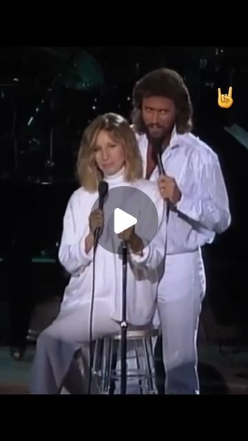 Bee Gees Songs, Bee Gees Live, Kind Of, Barry Gibb, Barbra Streisand, Bee Gees, Comedians, Bee, Songs