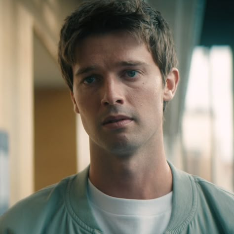 Patrick Schwarzenegger - Golden Boy Golden Boy Gen V, Men Faceclaims, Eli King, Gen V, Patrick Schwarzenegger, Platonic Relationship, Golden Boy, Orange Tree, Midnight Sun