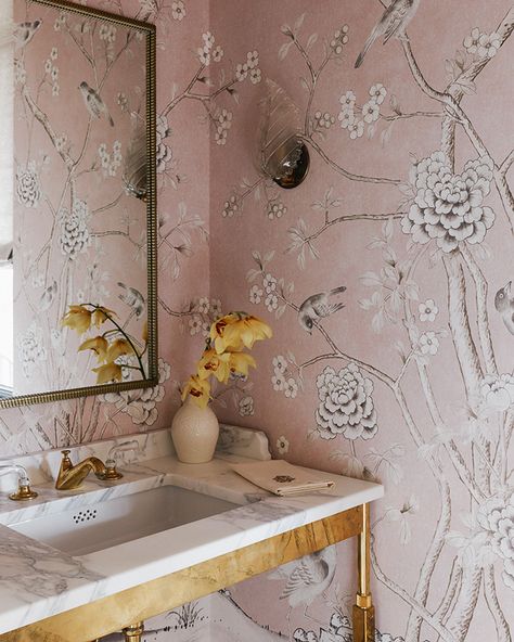 Bat Bathroom, Small Powder Room Design, Elegant Powder Room, Powder Room Design Ideas, Marble Bathroom Vanity, Elegant Bathroom Decor, Marble Pink, Powder Room Decor, Powder Room Design