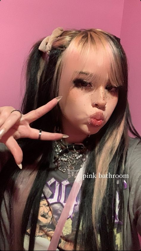 Quarter Dyed Hair, Punk Pigtails, Girl With Pigtails, Split Dyed Hair, Dream Aesthetic, Punk Hair, Hair Designs, Dyed Hair, Hair Ideas