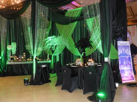 Dream Weddings by Veve booth at The Wedding Odyssey bridal expo, Windsor Ontario........... www.weddingodyssey.ca Alien Themed Wedding, Black And Lime Green Wedding, Alien Wedding, Tennis Decorations, Book Launch Ideas, Sweet 16 Masquerade Party, Adult Prom, Luxury Wedding Centerpieces, Sunset Room