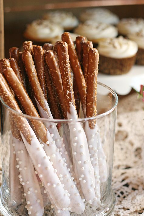 Unique Wedding Food, Chocolate Dipped Pretzel Rods, White Chocolate Covered Pretzels, Dipped Pretzel Rods, Buffet Dessert, Chocolate Covered Pretzel Rods, Bridal Shower Desserts, Chocolate Dipped Pretzels, Shower Desserts