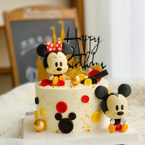 Kue Mickey Mouse, Kue Disney, Bolo Do Mickey Mouse, Holiday Cake Decorating, Mickey Birthday Cakes, Baby Bus, Mickey And Minnie Cake, Baby Birthday Party Decorations, Mickey Mouse Birthday Cake