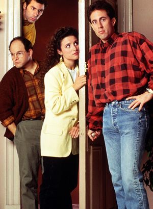 Jerry Seinfeld in Mom Jeans, 1990 Seinfeld Tv Show, Cosmo Kramer, George Costanza, 90s Sitcoms, Jerry Seinfeld, Julia Louis Dreyfus, Movies And Series, Great Tv Shows, Seinfeld