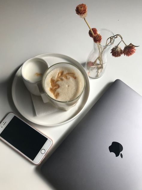 Apple Coffee, Story Aesthetic, Aesthetic Ig, Education, Drinks, Coffee, Tableware, Electronic Products, Quick Saves