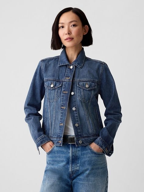 Jean Jacket Fashion, Over 70 Womens Fashion, Clothes For Women Over 60, Hill House Home, Gap Denim Jacket, Spring Work, Distressed Jacket, Classic Denim Jacket, Fall Capsule Wardrobe