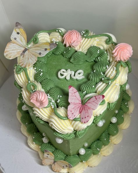 Fairy First Cupcakes, Fairy Smash Cake, Fairy First Birthday Cake, Woodland Fairy Cake, Enchanted Birthday, Fairy Birthday Cake, Sweet Sixteen Birthday Party Ideas, Smash Cake Girl, Fairy Cake