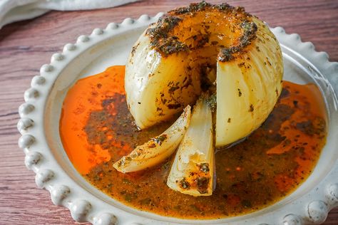 I Tried the Viral ‘Onion Boil’ Recipe and It’s Worth the Hype Red Onion Recipes, Boiled Food, Impressive Recipes, Vegetable Soup Recipes, Chocolate Caliente, Onion Recipes, Trending Recipes, Viral Tiktok, Budget Friendly Recipes