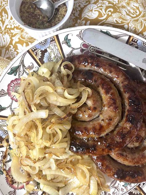 Cumberland Sausage Ring - Great British Recipes Cumberland Sausage, Slow Cooker Sausage, Caramelised Onions, British Recipes, Sausage Bake, Bangers And Mash, Sausage Casserole, Cottage Pie, Vegan Sausage