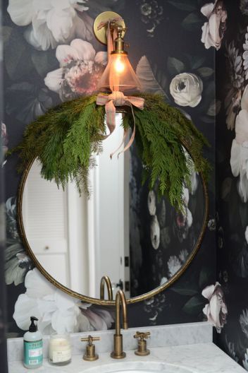 bathroom mirror Christmas decor Christmas Mirror, Christmas Bathroom Decor, Holiday Greenery, Christmas Bathroom, Noel Christmas, Holiday Inspiration, A Mirror, Christmas Deco, Christmas Inspiration