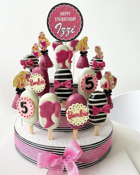 Barbie Popsicles, Barbie Cakepops Ideas, Barbie Cakecicles, Barbie Cakesicles, Barbie Cake Pops, Barbie Treats, Barbie Cookies, Barbie Cake Designs, Cake Barbie