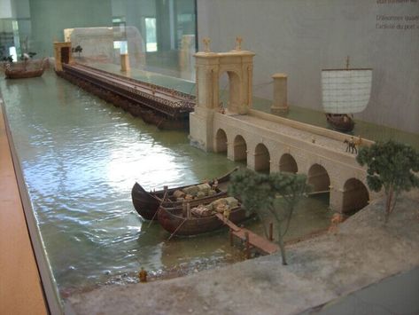 How To Make Water For Diorama, Train Diorama Ideas, How To Make Diorama, How To Make Fake Water For Project, Pond Diorama, Water Diorama, Dollhouse Village, Model Diarama, Castle Diorama