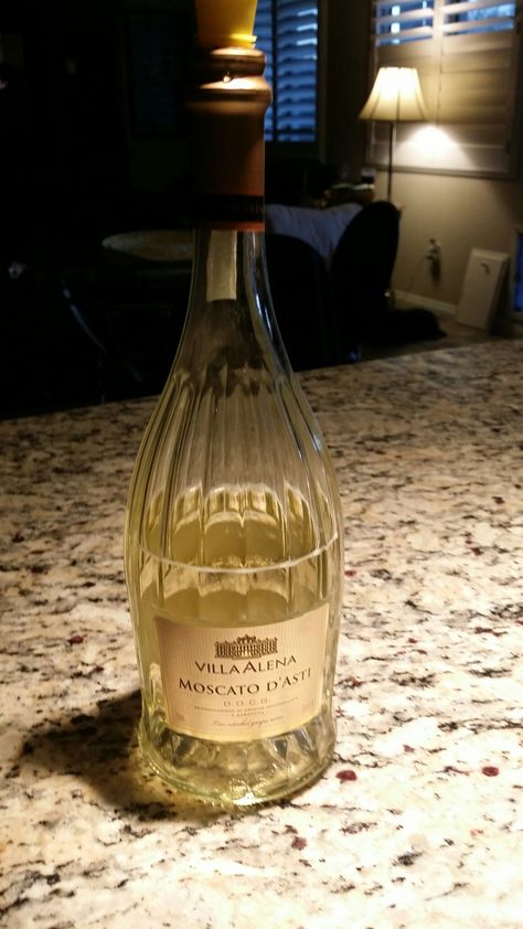 Trader Joe's - Villa Alena - Moscato D'Asti Moscato Aesthetic, Moscato Drinks, Moscato Wine, Pretty Drinks, Moscato, Trader Joe, Trader Joe's, Rosé Wine Bottle, Red Wine