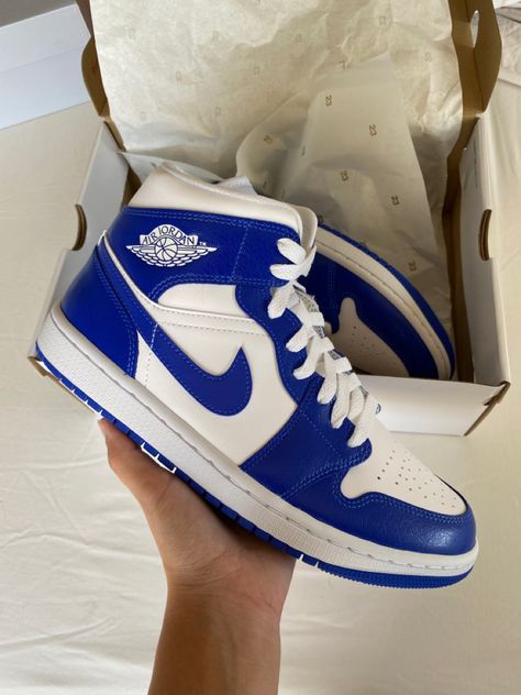 Blue And White Jordan 1 Outfit, Jordan 1s Royal Blue, Kentucky Blue Jordans Outfit, Cool Blue Shoes, Kentucky Blue Jordans, Jordan 1 Bleu, Royal Blue Nike Shoes, Jordan 1 Kentucky Blue, Jordan 1 Blue And White