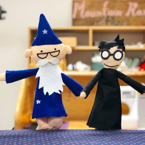 The Mysterious Ticking Noise, Harry Potter Puppets, Harry Potter Puppet Pals, Potter Puppet Pals, Diy Harry Potter, Puppets Diy, Harry Potter Diy, Puppet Show, Black Thread