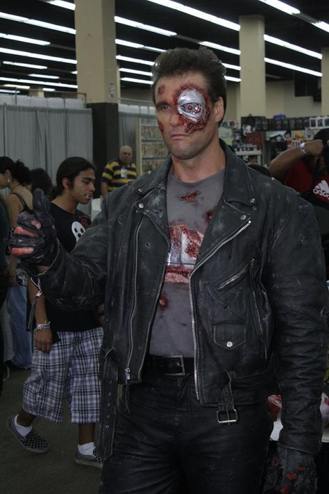 T-800 Terminator from TERMINATOR 2: JUDGMENT DAY. Terminator Halloween Costume, Terminator Cosplay, Terminator Costume, T 800 Terminator, Terminator 2 Judgment Day, Judgment Day, The Terminator, Superhero Villains, Epic Cosplay