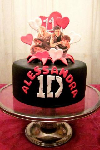 One Direction Cake 1d Birthday, One Direction Party, One Direction Cakes, One Direction Birthday, One Direction Cake, Superhero Cake, Novelty Cakes, Red Velvet Cake, Velvet Cake