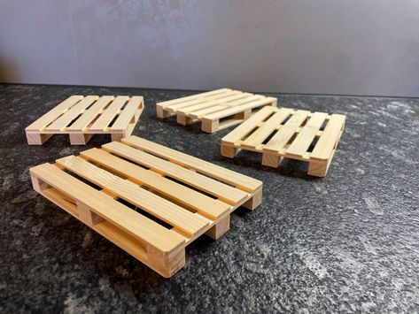 Miniature Euro Pallet : 4 Steps (with Pictures) - Instructables Lego Men, Tailgate Bench, Garage Attic, Euro Pallets, Car Alternator, Wooden Glasses, Floating Deck, Dog Stairs, Finnish Sauna