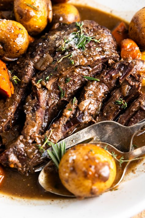 Christmas Venison Recipes, Crockpot Recipes With Venison, Slow Cooker Bison Roast, Roast Elk Recipes, Slow Cooked Venison, Mississippi Venison Roast Crockpot, Deer Pot Roast, Deer Hind Quarter Recipes, Deer Roast In Crockpot