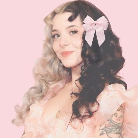 Melanie Martinez Icons, Corinne Melanie, Hair Doctor, Hello Kitty Aesthetic, Women's Spurs, Her Music, Mean Girls, Rwby, Melanie Martinez