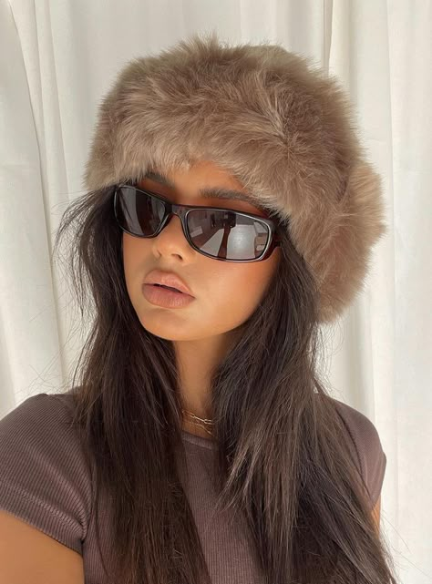 Faux Fur Hats, Fur Hats Outfit, Fuzzy Bucket Hat Outfit Winter, Faux Fur Headband Outfit, Hat And Glasses Outfit, Fluffy Headbands Outfits, Fuzzy Headband Outfit, Bonette Hat Outfit, Faux Fur Hat Outfit