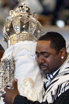 8 Pictures Revealing the Little-Known World of Black Jews - Mic Jewish Heritage, Jewish Culture, Black Knowledge, Jewish History, Jewish Art, We Are The World, African Diaspora, African History, African American History