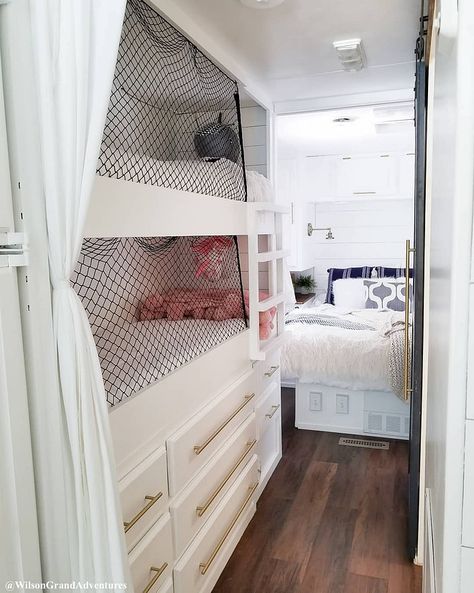 5 Ways Full Time RVing Families Create Sleeping Space for Their Kids - Fulltime Families Rv Bunk Rail, Bunk Bed Railing Ideas, Rv Bunk Beds Ideas, Caravan Bunk Beds, Bunk Bed Rail, Caravan Bunks, Camper Bunk Beds, Bunk Bed Crib, Rv Bunk Beds