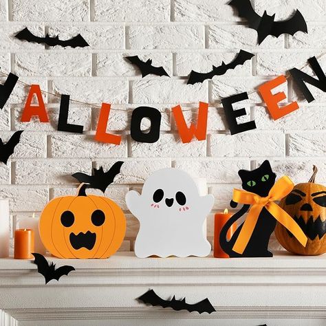 Kawaii decorations for the spooky season Signs For Party, Tiered Tray Decorations, Theme Carnaval, Black Cat Decor, Pumpkin Cutouts, Cute Halloween Decorations, Party Home Decoration, Halloween Table Decorations, Rustic Wooden Sign