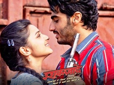 Ishaqzaade 2012 Movies To Watch Hindi, Romantic Drama Film, Yash Raj Films, Bollywood Pictures, Arjun Kapoor, Photoshoot Pics, Bollywood Couples, Parineeti Chopra, Feeling Pictures