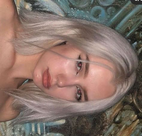 Fete Emo, Neo Grunge, Tokyo Street Fashion, Platinum Hair, Grunge Girl, Hair Inspo Color, First Name, Grunge Style, Aesthetic Hair