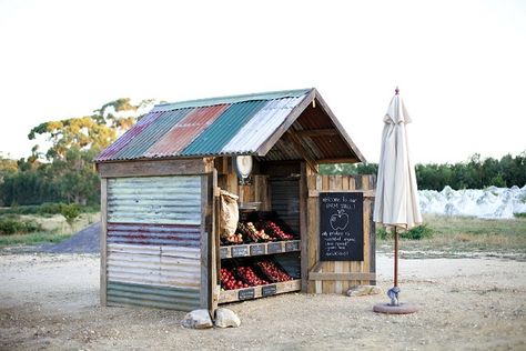 Roadside Farm Stand, Flower Farming, Vegetable Stand, Farm Gate, Fruit Stand, Farm Store, Tv Room Design, Farm Eggs, Fruit Stands