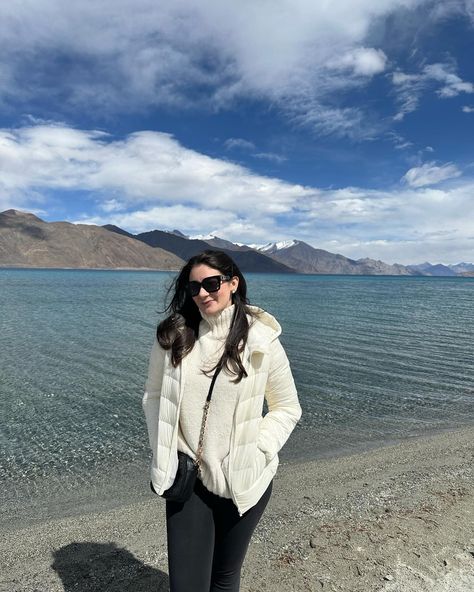 a very late april dump 🎞️🤳🏻✈️🗺️ Manali Outfit Ideas, April Dump, Winter Vacation Outfits, Mountain Fashion, Maldives Vacation, Travel Picture Ideas, Hiking Outfit Women, Travel Pictures Poses, Winter Fashion Outfits Casual