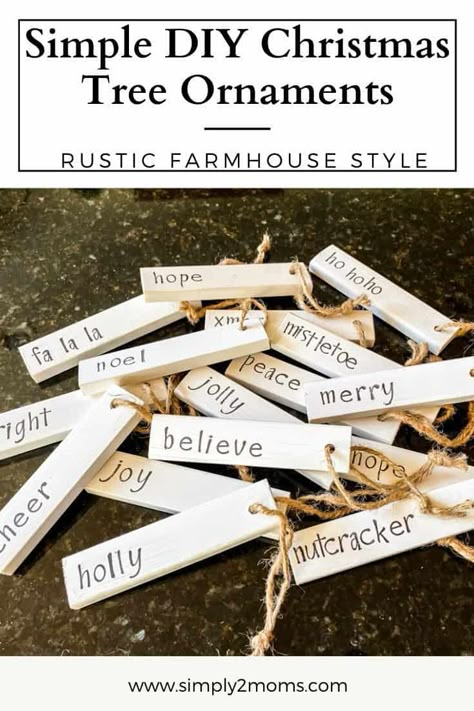 Farmhouse Christmas Ornaments, Farmhouse Style Christmas, Decor Christmas Tree, Diy Christmas Tree Ornaments, Farmhouse Christmas Tree, Christmas Tree Decorations Diy, Simple Christmas Tree, Home Decor Christmas, Rustic Christmas Tree