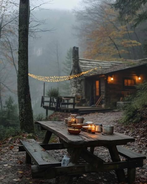 Nature Woods, Cabin Vibes, Cabin Aesthetic, Alternative Living, Cozy Cottages, Forest Cabin, Cabins And Cottages, Forest House, Cabin Life