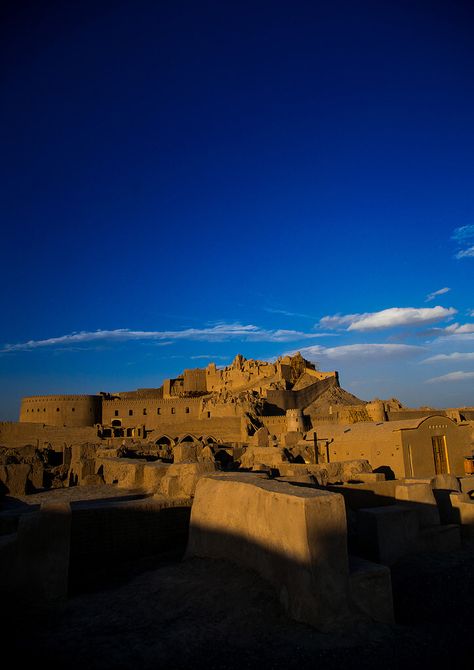 the old citadel of arg-é bam, Kerman Province, Bam, Iran Kerman Iran, Classic Mansion, Iranian Architecture, Eric Lafforgue, Iran Travel, Iranian Art, Islamic Republic, Wallpaper Images, Phone Wallpaper Images