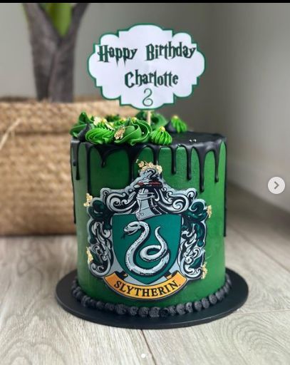 Slytherin Birthday Cake, Harry Potter Nails Designs, 9th Birthday Cake, Harry Potter Nails, Tenth Birthday, Magic Party, Harry Potter Cake, Harry Potter Outfits, Harry Potter Birthday