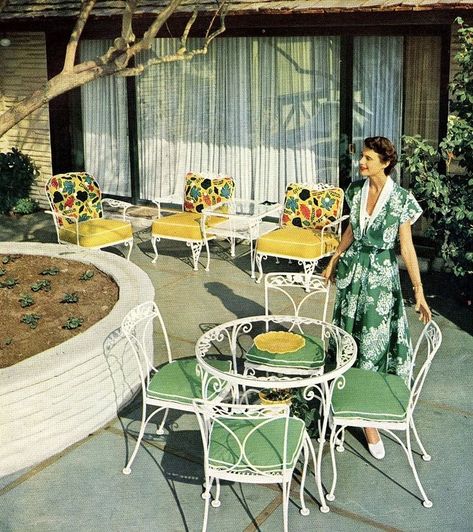 1950s/1960s Patio Furniture for the Vintage styled home/ mid century modern #1950s #1950sfashion #mcm #patio #patiofurniture #retrostyle #backyard #vintagehome Vintage Patio Furniture, Vintage Outdoor Furniture, Patio Dining Furniture, Iron Patio Furniture, Vintage Patio, Wrought Iron Patio Furniture, Modern Outdoor Patio, Furniture Ads, Lawn Furniture