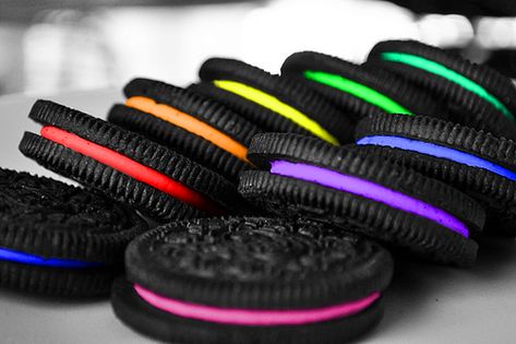 Rainbow. Rainbow everything! Unicorn Food, Kue Macaroon, Rainbow Food, Taste The Rainbow, Cute Desserts, Milkshakes, Oreo Cookies, Food Humor, Favorite Cookies