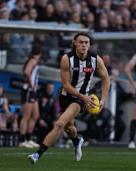 Darcy Moore, Collingwood Football Club, Basketball Photography, Football Club, Basketball, Football, Running, Photography, Quick Saves