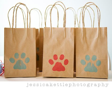 Puppy themed birthday party paw print favor bags Pet Store Design, Dog Themed Birthday Party, Brown Paper Bags, Puppy Birthday Parties, Paw Patrol Birthday Party, Dog Birthday Party, Puppy Birthday, Paw Patrol Birthday, Snacks Für Party