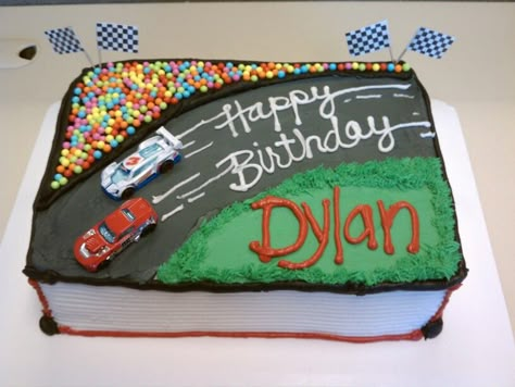 Race track cake Race Cars Cake, Cars Cake Topper, Race Track Cake, Race Car Cakes, Car Cake Toppers, Cars Birthday Cake, Cars Cake, Hot Wheels Party, Hot Wheels Birthday