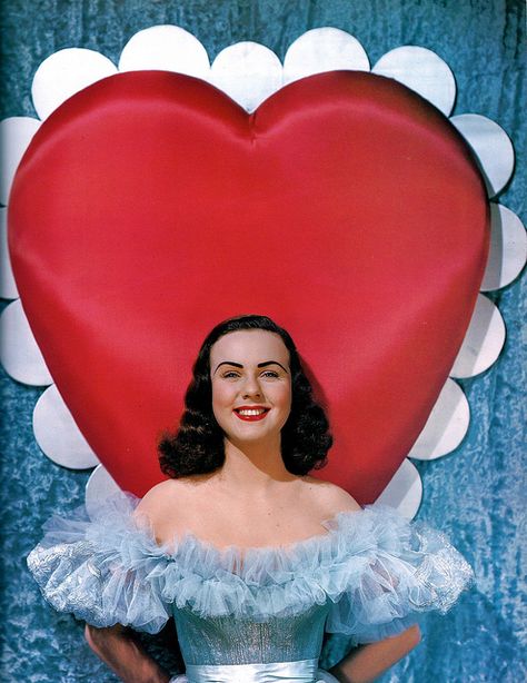 Deanna Durbin, Metro Goldwyn Mayer, Retro Valentines, My Funny Valentine, Romantic Valentine, Golden Age Of Hollywood, Vintage Valentines, Vintage Glamour, Vintage Hollywood