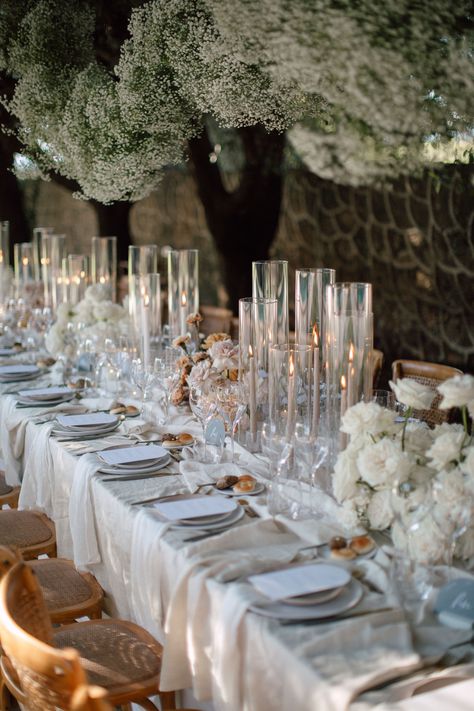 Wedding Ideas Elegant, Aesthetic Bride, Wedding Minimal, Bride Aesthetic, Tuscan Inspired Wedding, Reception Styling, Romantic Wedding Style, Classic Bride, Aesthetic Wedding