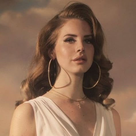 Lana Del Rey Albums, High By The Beach, Lana Del Rey Love, Lana Rey, Lana Turner, 90s Hairstyles, Lana Del Ray, The Great Gatsby, Leonardo Dicaprio