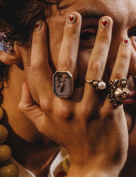 Clear Coat Nails With Design Men, Valentines Day Nails Men, Nail Inspo Harry Styles, Masculine Nail Ideas, Harry Nails Styles, Harry Styles Nail Designs, Harry Styles Nail Ideas, Harry Styles Manicure, Masc Nail Art