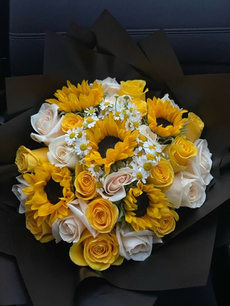 yellow flowers Sunflower And Lily Bouquet, Yellow Flowers Bouquet Gift, Yellow Birthday Aesthetic, Yellow Roses Bouquet, Yellow Flowers Bouquet, Sunflower Aesthetic, Flower Boquet, Birthday Flowers Bouquet, Sunflowers And Roses