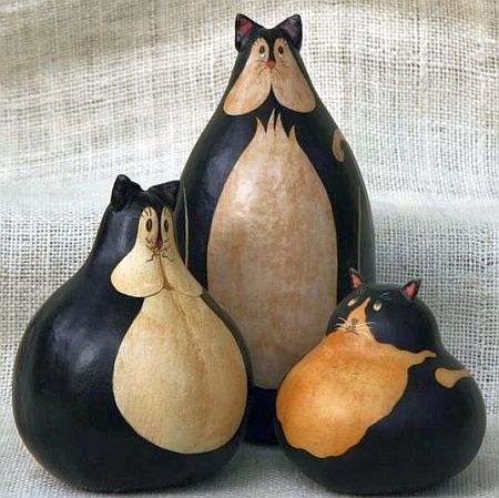 Folk Art Gourds. Hand painted, Kentucky. Cat Gourd, Gorgeous Gourds, Halloween Folk Art, Gourds Birdhouse, Decorative Gourds, Hand Painted Gourds, Antique Folk Art, Gourds Crafts, Painted Gourds